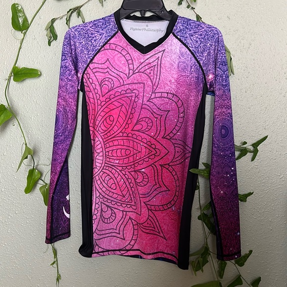Adult Ladies Rashguard - Picture 1 of 2